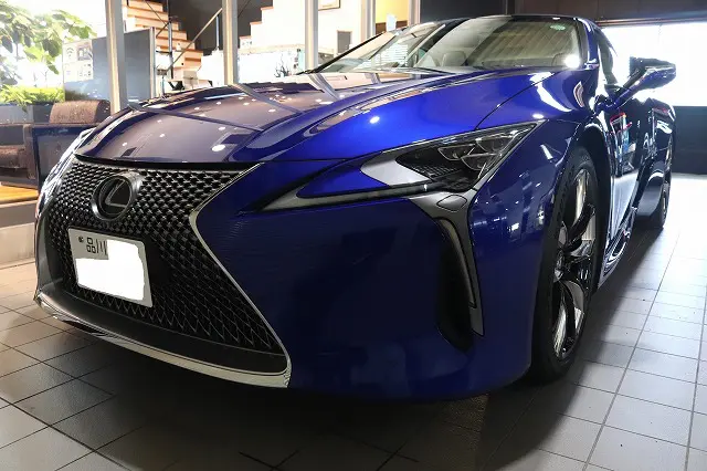 新車以上に塗装面の深みが増したレクサスNX