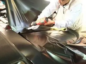 カーラッピングの施工の解説が画像 貼り付け - ガラスコーティング剤通販ブログ カーラッピングの施工の解説が画像 貼り付け