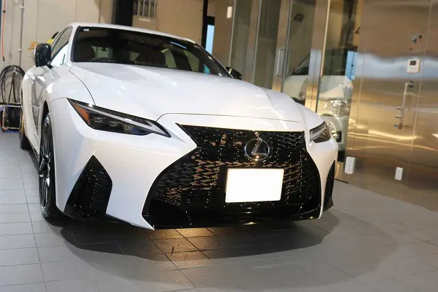 必見白い車の艶出しにおすすめのガラスコーティング9 - ガラスコーティング剤通販ブログ 必見白い車の艶出しにおすすめのガラスコーティング9