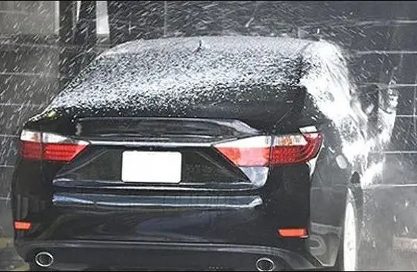 洗車機のコーティングって効果あるのプロがぶっちゃけますの洗車機使用イメージ画像