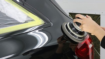 車体の研磨作業の様子 - ガラスコーティング剤通販ブログ 車体の研磨作業の様子